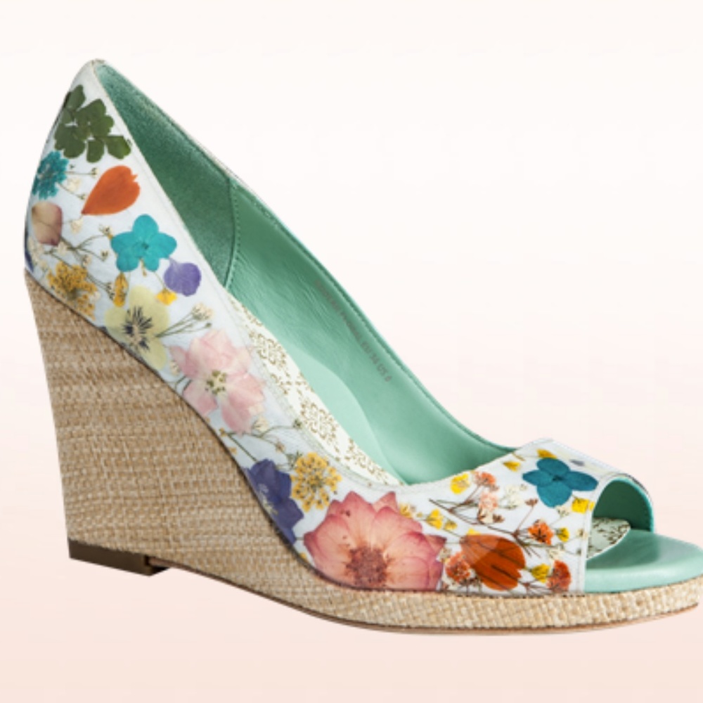 Lady O Modern Floral Pressed flower Wedges